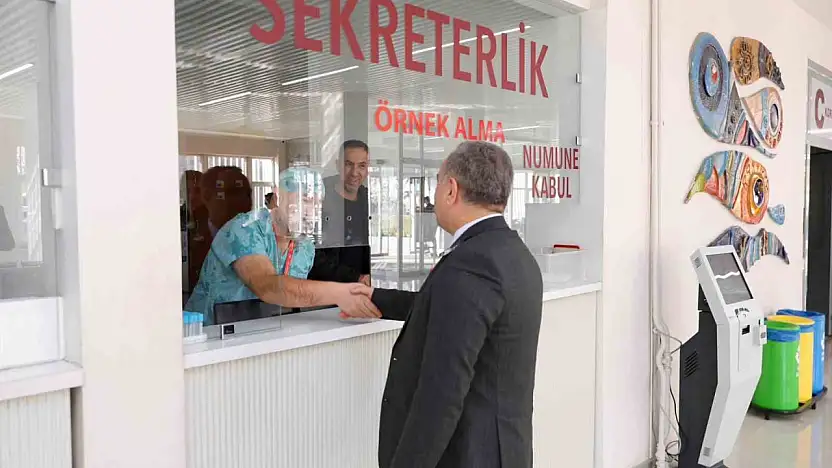 Rektör Altun'dan hastane personeline ziyaret