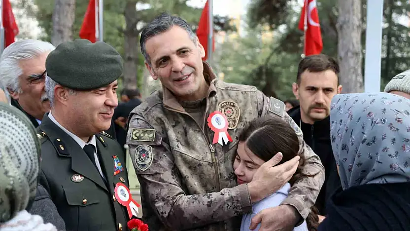 Şehit polisler mezarları başında anıldı