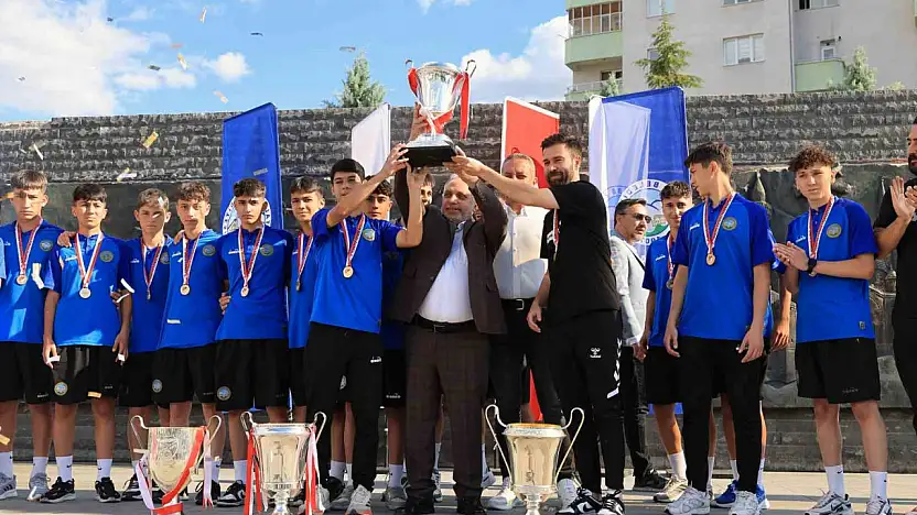 Talas'ın altın çocukları yine tarih yazdı