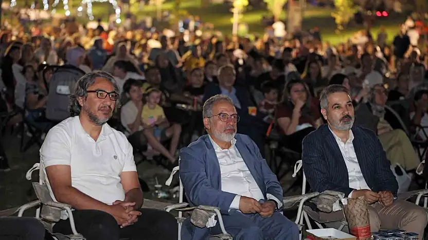 Talas'ta açık hava sinemasında 'Asırlık Gece' heyecanı