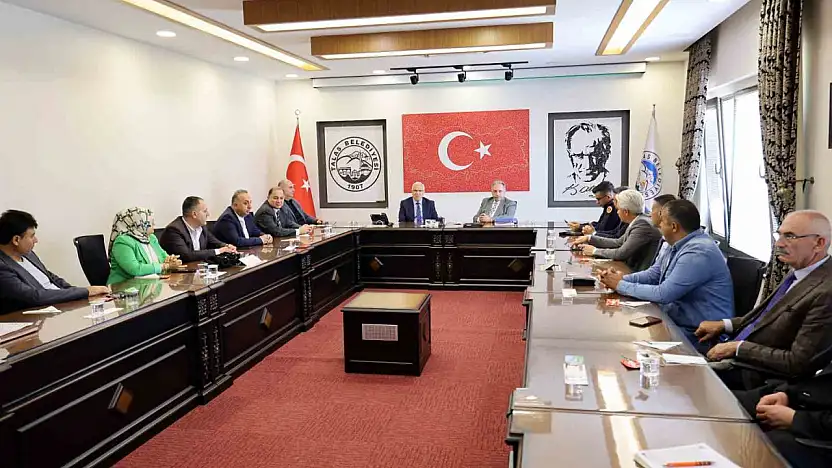 Talas'ta kamu kurumları ve muhtarlar mahalleleri konuştu
