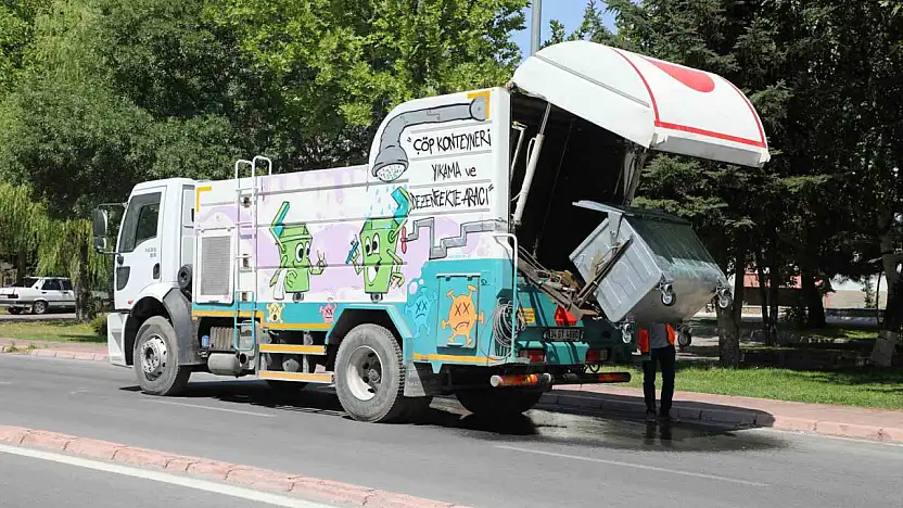 Talas'ta konteynerler hem yıkanıyor hem parfümleniyor