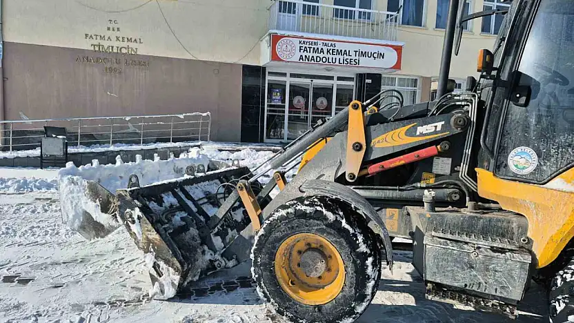 Talas'ta öğrenciler okula temiz başladı