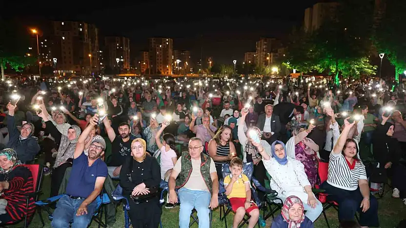 Talha Bora Öge ve Orkestrası Melikgazi'de unutulmaz bir akşam yaşattı