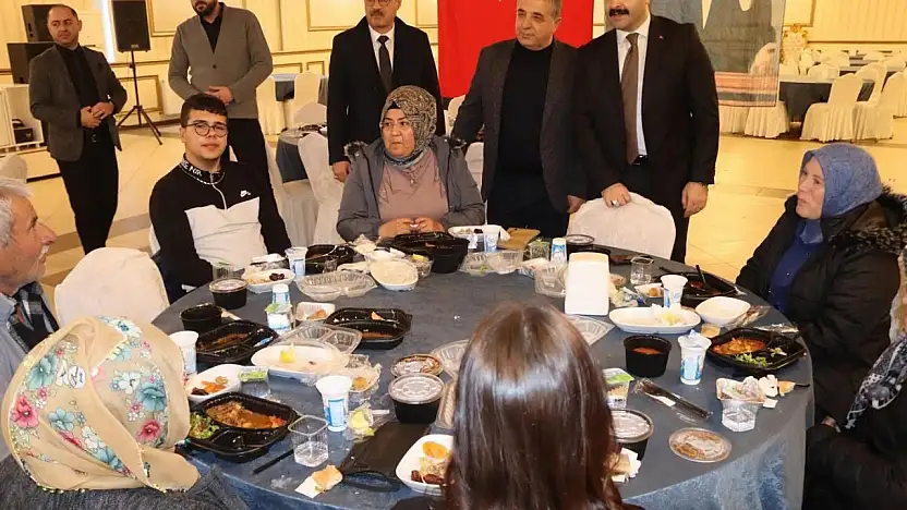 Tomarza'da Dünya Yetimler Günü'nde anlamlı iftar