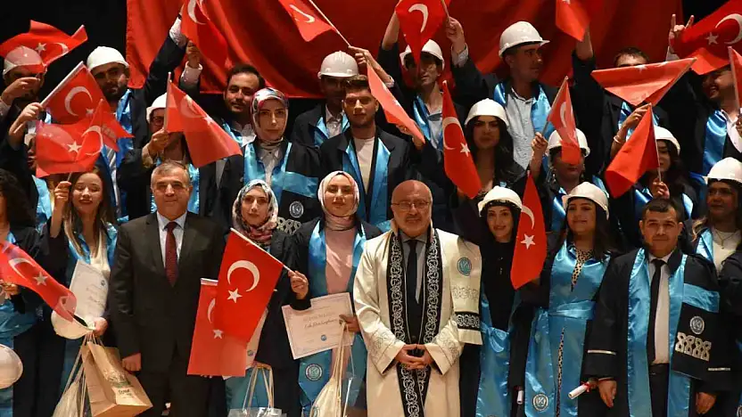Tomarza Mustafa Akıncıoğlu MYO'da şed bağlama coşkusu