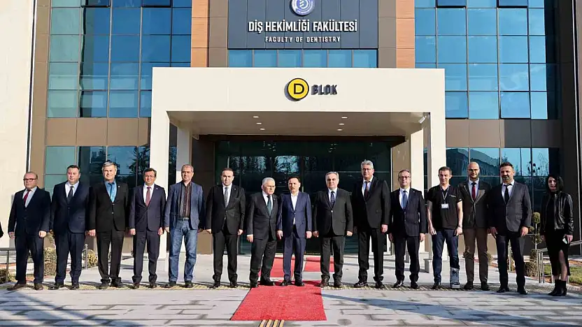 Türkiye'nin en büyük diş hastanesi ilk hastalarını aldı