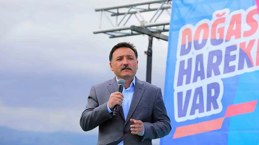 Vali Çiçek: 'Koruyucu aileler pırıl pırıl yavrularımızın geleceğe güvenle bakmaları, korkusuzca yaşamaları için bir sığınak ve liman'