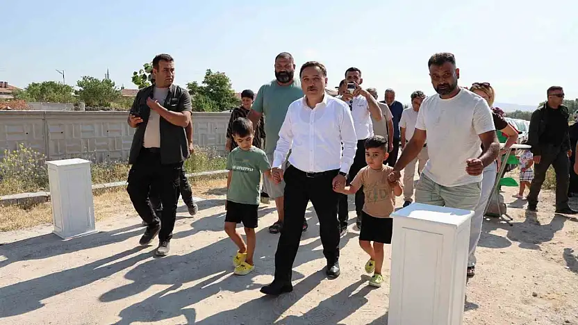 Vali Çiçek Elmalı mahallesi sakinleriyle buluştu
