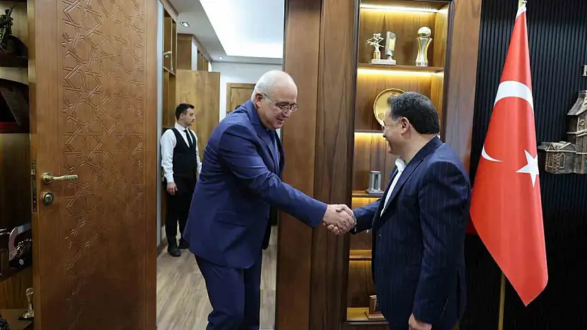 Vali Çiçek, GÖKTİM KartalAir Takımı Dünya Şampiyonlarını kabul etti