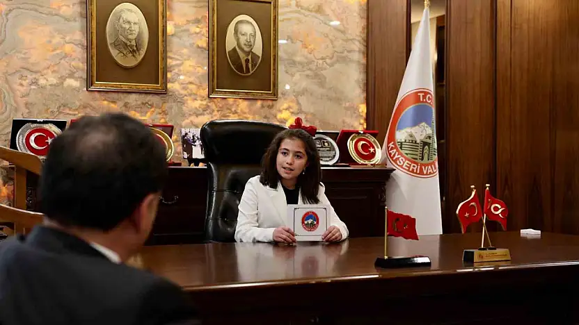 Vali Çiçek'in makamı 23 Nisan'da çocuklara emanet