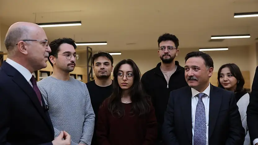 Vali Çiçek, Şehir Hastanesi'ne açılacak Hal Kütüphanesini inceledi