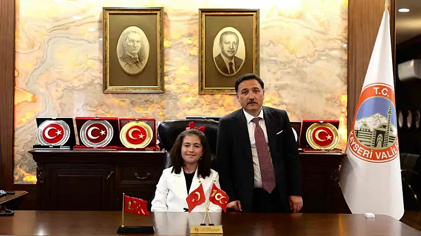 Vali koltuğuna oturan Zeynep'ten il emniyet müdürüne talimat: 'Okulların çevresinde güvenliği artırın'