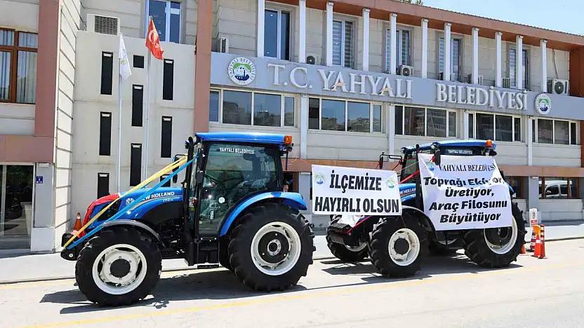Yahyalı Belediyesi araç filosunu güçlendirdi: 2 yeni traktör hizmete alındı