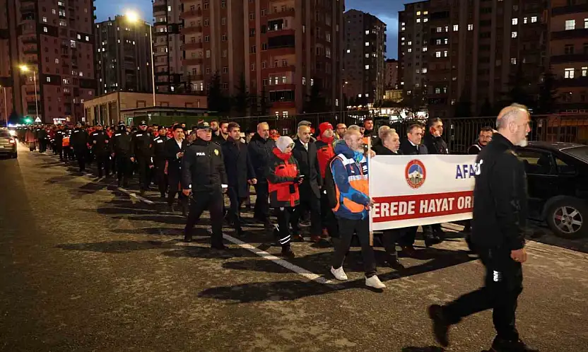 'Asrın felaketi'nin 3. yılında Kayseri'de sessiz yürüyüş