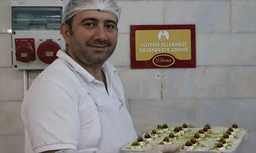 25 yıllık usta, tarihi Osmanlı'ya dayanan güllaçın püf noktalarını anlattı