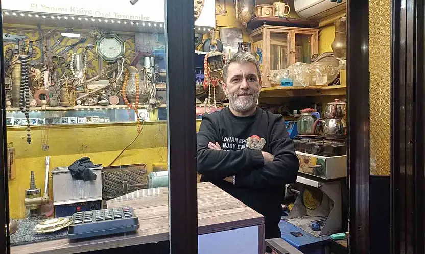 3 metrekarelik dükkanda 40 yıldır kuyum ustalığı yapıyor