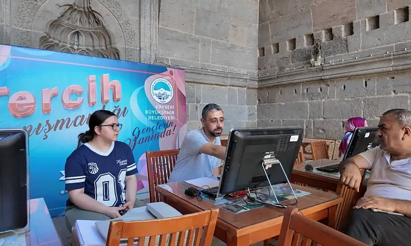 Aile Akademisi'nden 2 bin 657 öğrenciye tercih danışmanlığı hizmeti