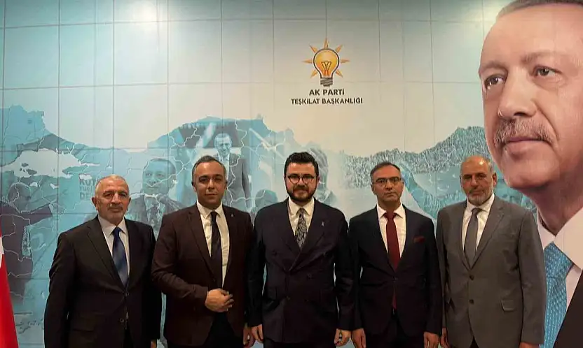 AK Parti'de 3 yeni ilçe başkanı görevi devraldı