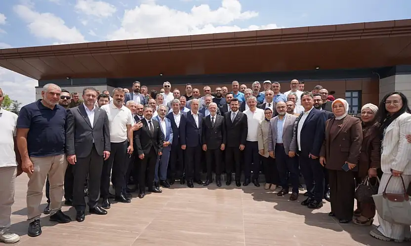 AK Parti Kayseri Teşkilatı, görevdeki 500. gününü istişare toplantısıyla taçlandırdı