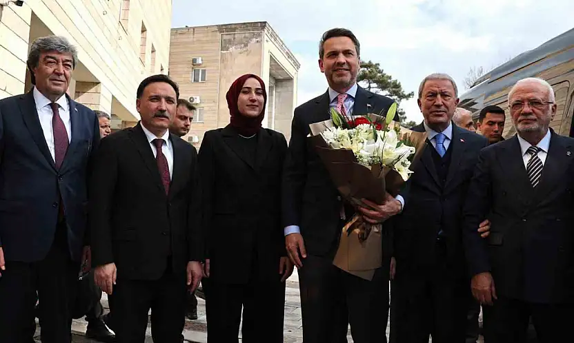 Bakan Bayraktar Vali Çiçek'i ziyaret etti