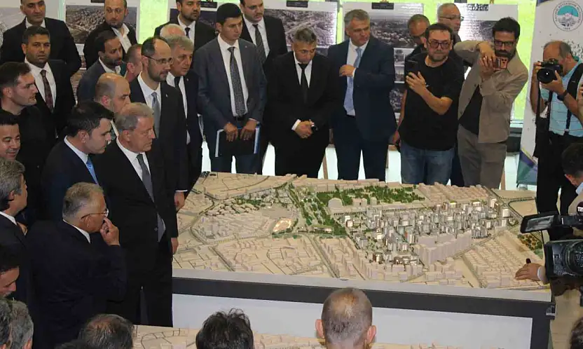 Bakan Kurum ve Yumaklı'dan Kayseri temasları