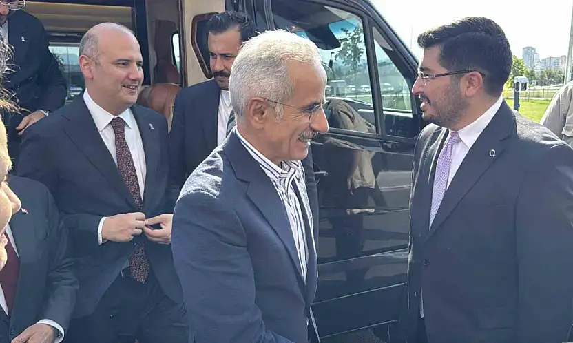 Bakan Uraloğlu, Kayseri'de gençlerle buluştu