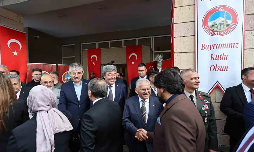Başkan Büyükkılıç, bayram sevincini Kayserililerle yaşadı