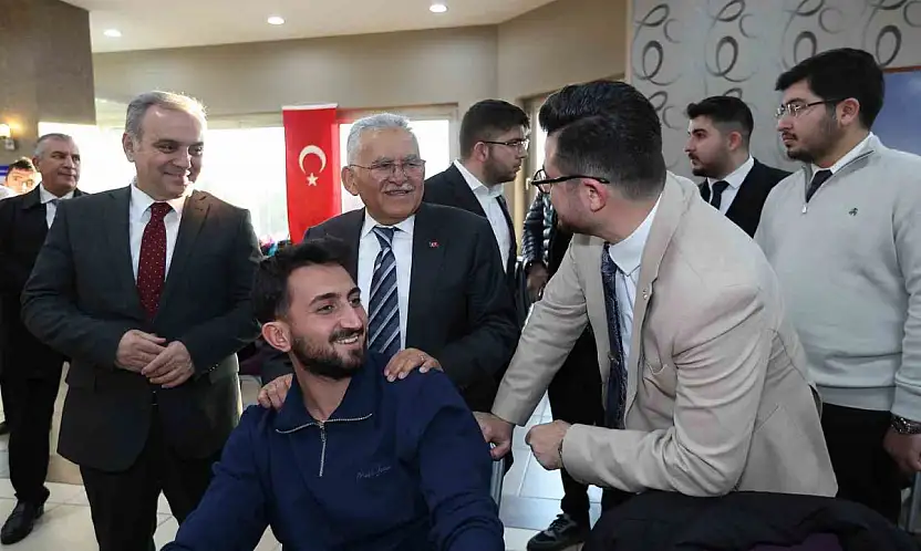 Başkan Büyükkılıç, ERÜ öğrencileri ile iftar bereketini paylaştı