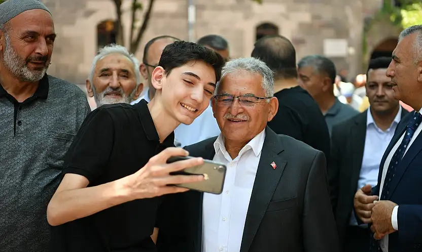 Başkan Büyükkılıç, Kayseri'nin en beğenilen ilk 5 siyasetçisi arasında