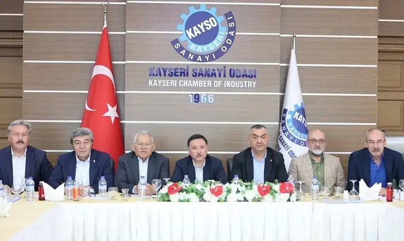 Başkan Büyükkılıç, Kayseri Sanayi Odası'nda istişare toplantısına katıldı