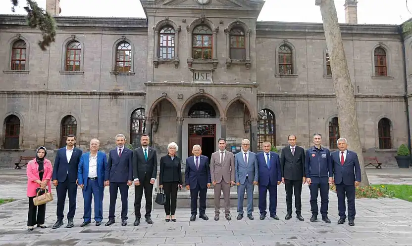 Başkan Büyükkılıç, Kent Konseyi'nin yeni yönetimini ağırladı