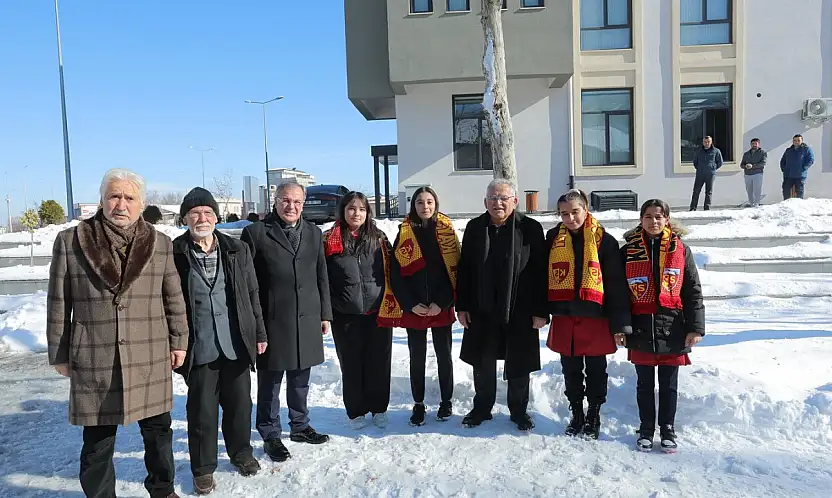 Başkan Büyükkılıç'tan Hacılar'da gönüllere dokunan ziyaret