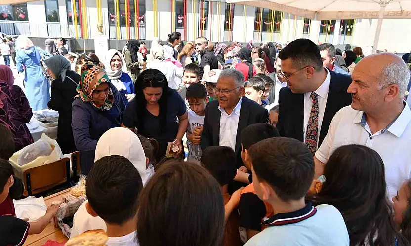 Başkan Büyükkılıç'tan okullardaki bahar coşkusuna yakın ilgi