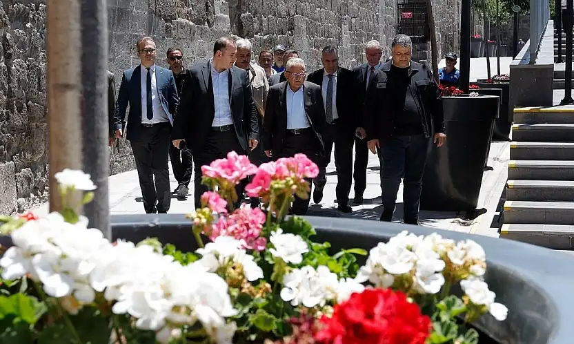 Başkan Büyükkılıç, tarihi kalede çocuklarla buluştu