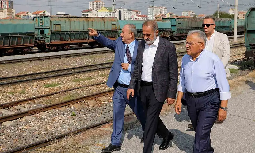 Başkan Büyükkılıç, TCDD Genel Müdürü Kurt ile Kayseri'nin ulaşımını görüştü