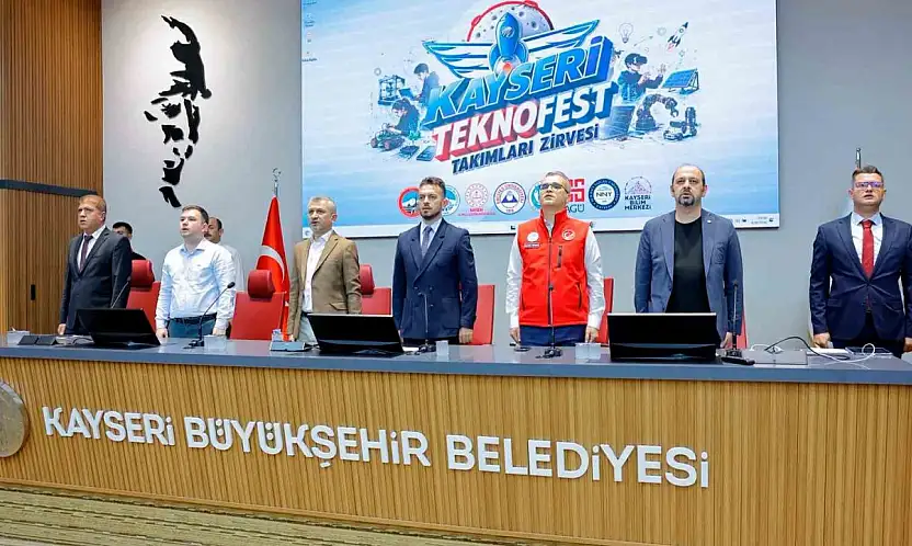 Başkan Büyükkılıç, TEKNOFEST gençliğiyle buluştu: 'Kayseri'yi bilim ve teknolojinin merkezi yapacağız'