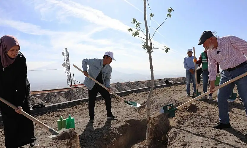 Başkan Çolakbayrakdar: 'Çevreye yatırım, çocuklarımızın geleceğine yatırımdır'