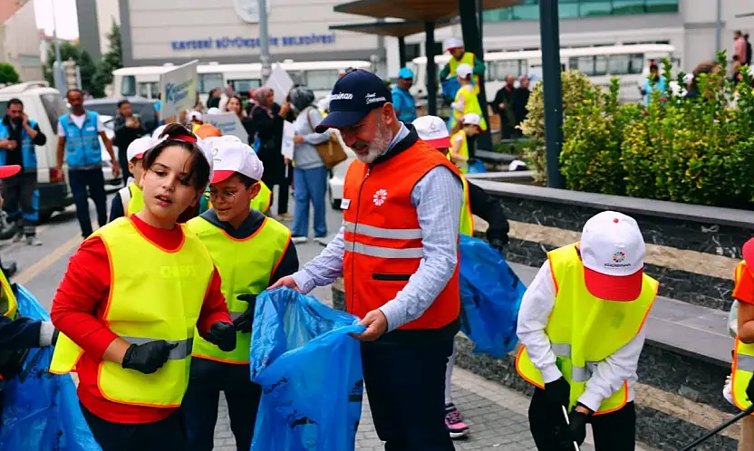 Başkan Çolakbayrakdar: 'Daha güzel bir gelecek için durmadan çalışıyoruz'