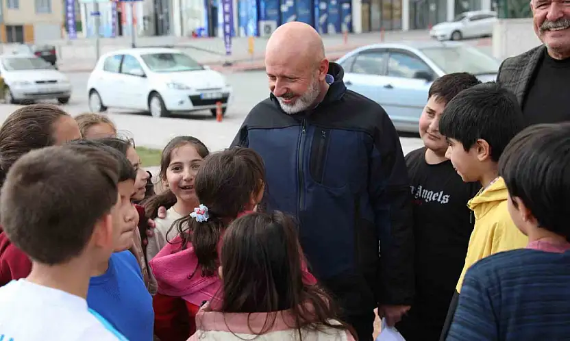 Başkan Çolakbayrakdar: 'Evlatlarımız için her parka toprak alan yapıyoruz'