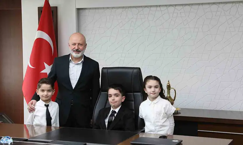 Başkan Çolakbayrakdar: 'Her evladımızın mutlu olduğu bir şehir için çalışıyoruz'