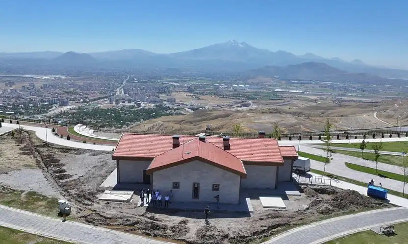 Başkan Çolakbayrakdar: 'Kayseri'nin eşsiz manzarası, Kafe Sinan'ın lezzetiyle buluşacak'