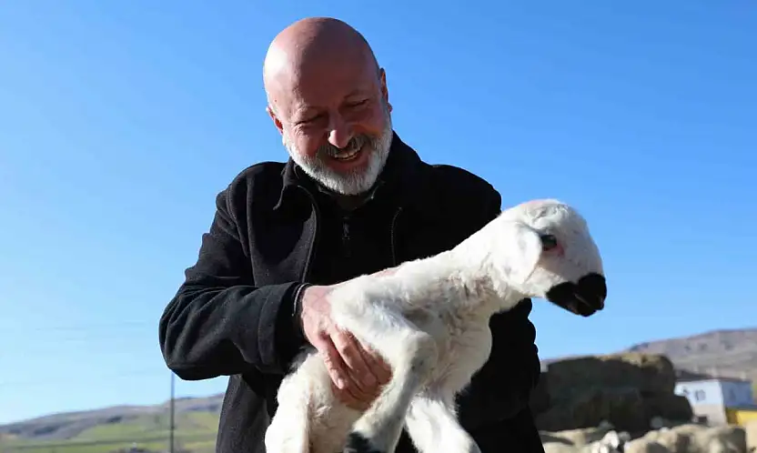 Başkan Çolakbayrakdar: 'Kırsal mahallelerimizin köy kimliğini geleceğe taşıyoruz'