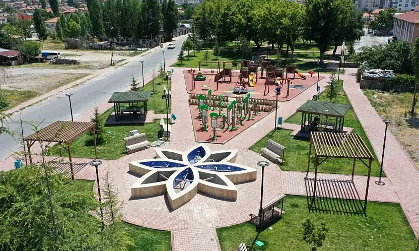 Başkan Çolakbayrakdar: 'Kişi başına 17,60 metrekare yeşil alan, 530 park ve 965 bin ağaçla geleceğe nefes, şehre oksijen'