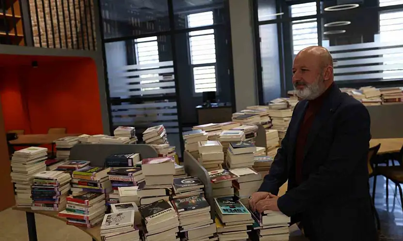 Başkan Çolakbayrakdar: 'Kütüphaneler haftası vesilesiyle bilgiyle büyüyen bir şehir inşa ediyoruz'