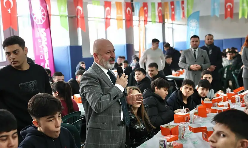 Başkan Çolakbayrakdar: 'Meslek sahibi olmak, güçlü bir geleceğin anahtarıdır'