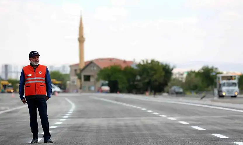 Başkan Çolakbayrakdar: 'Şehrimizin ulaşımını geleceğe taşıyan devasa bir eser kazandırdık'