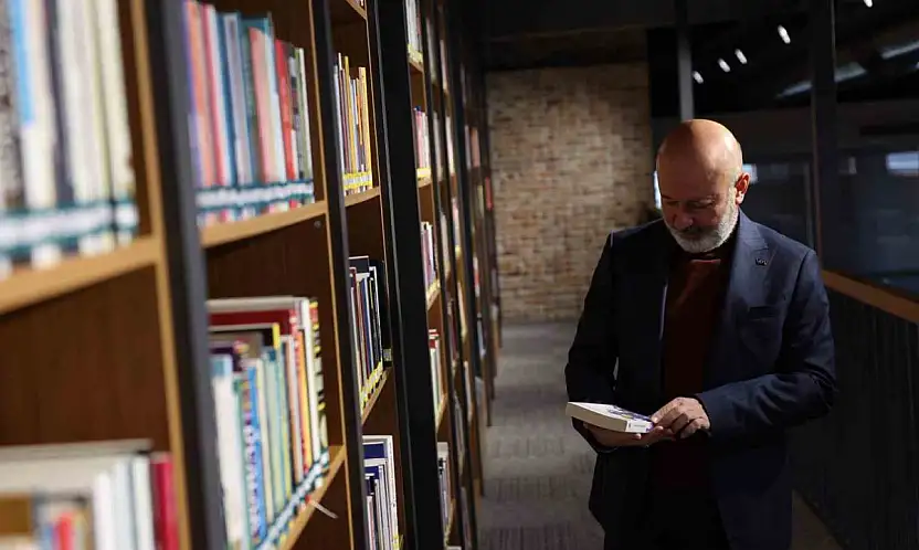Başkan Çolakbayrakdar: 'Sinan Kütüphaneleri'yle okuyan bir nesil yetişmesine katkı sunuyoruz'