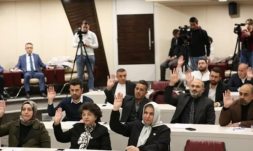 Başkan Çolakbayrakdar'dan öğrencilere ve ailelere büyük müjde