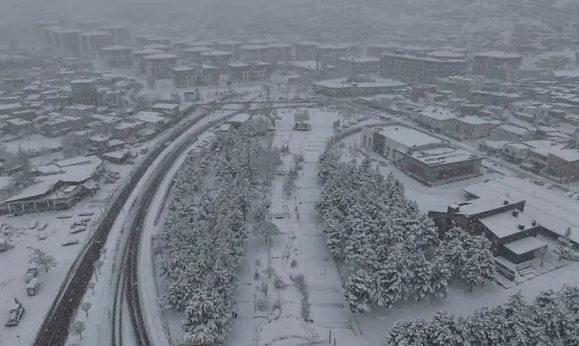 Başkan Özdoğan: 'Kar rahmettir, tüm ekiplerimizle sahadayız'